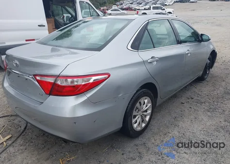 2016 Toyota Camry Le z USA, uszkodzony, nr VIN 4T4BF1FK4GR545676